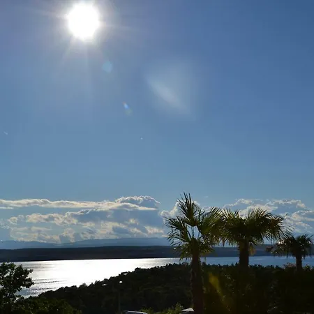 The View Luxury شقة *